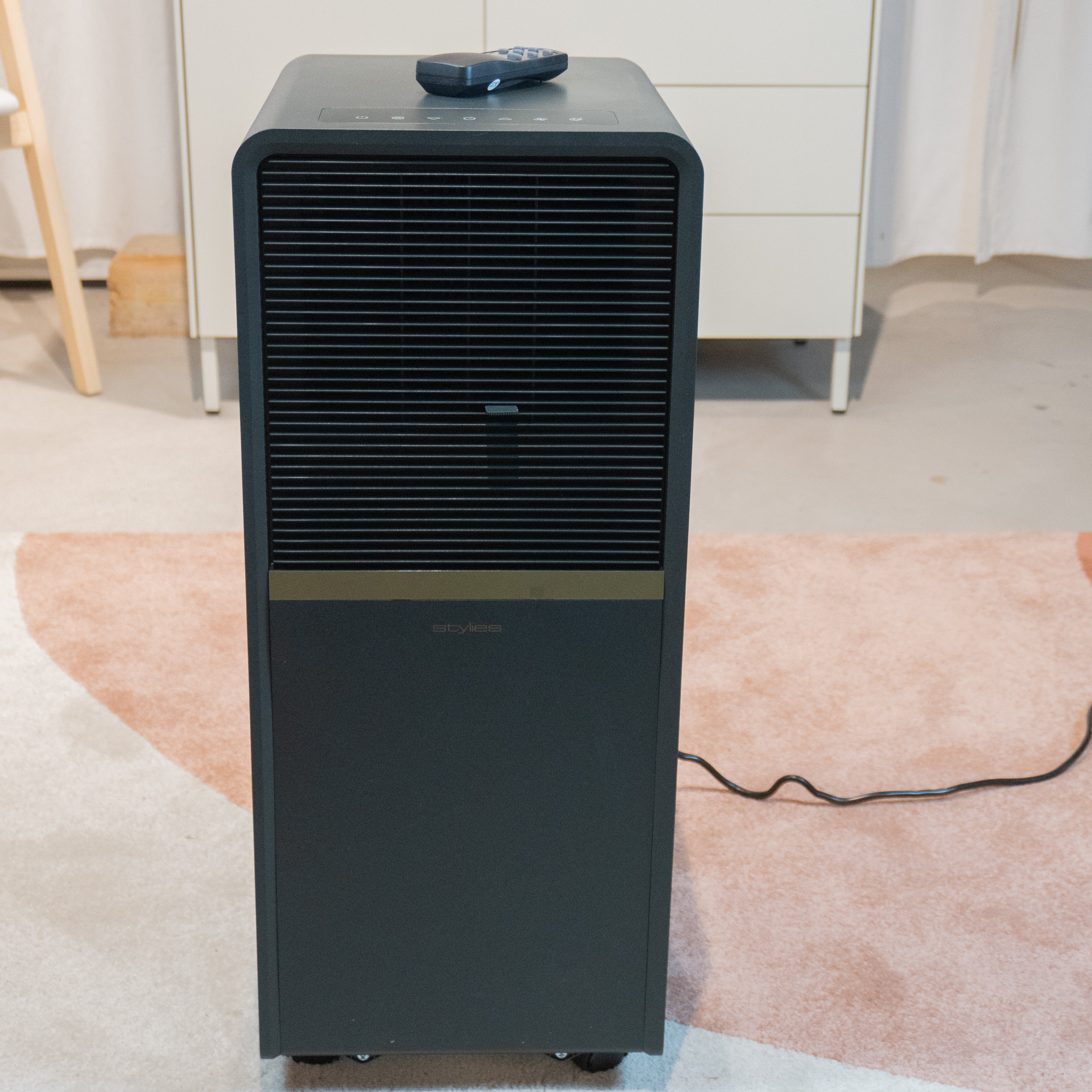 Polarix Polarix Klimagerät 9000 BTU – Schweizer Design, Energieeffiziente Kühlung in Anthrazit & Gold