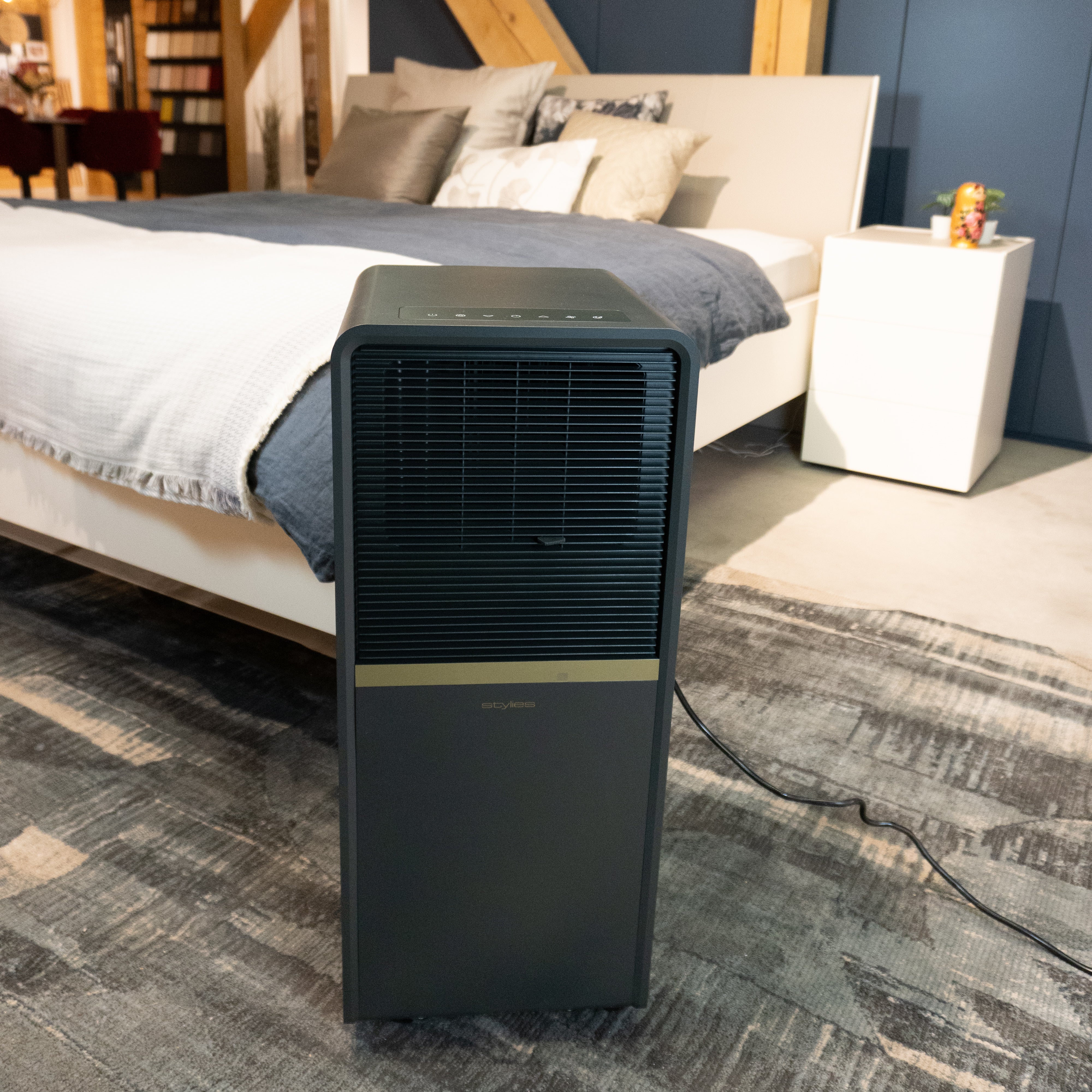 Polarix Polarix Klimagerät 9000 BTU – Schweizer Design, Energieeffiziente Kühlung in Anthrazit & Gold