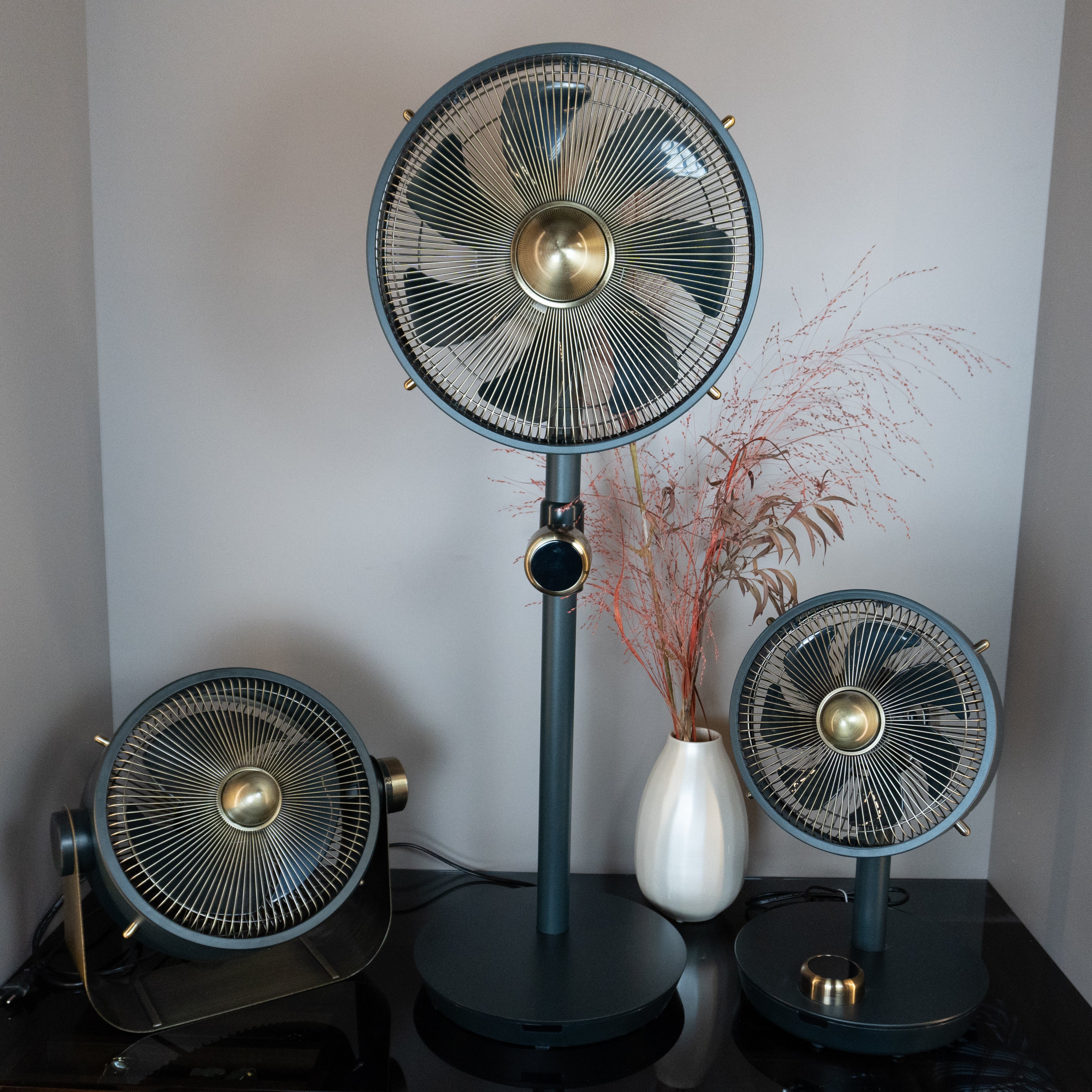 Uranus pedestal fan – Quiet, powerful &amp; flexible - classy and elegant