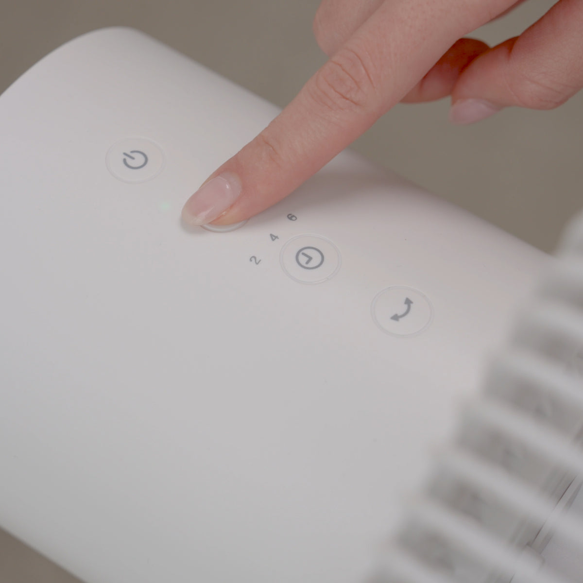 Antila 2-in-1 Stand- & Tischventilator mit Fernbedienung